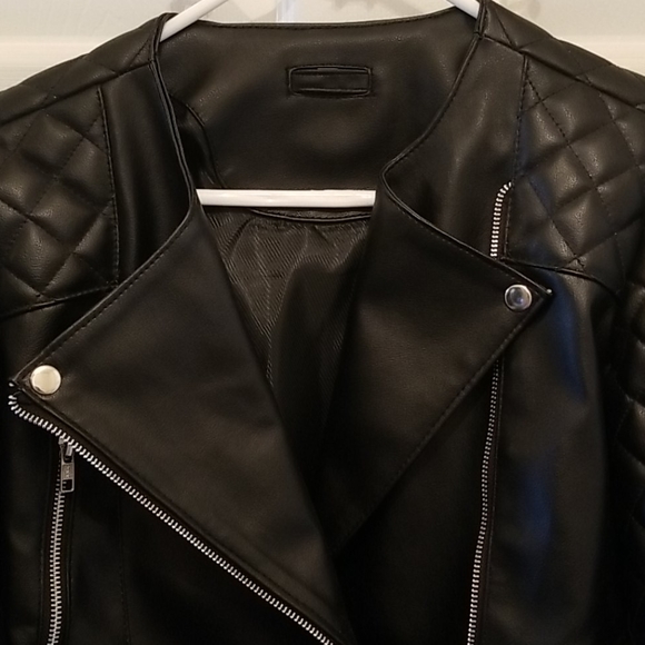 Women's Leather Jacket New without tags. STUNNING! - Picture 2 of 7